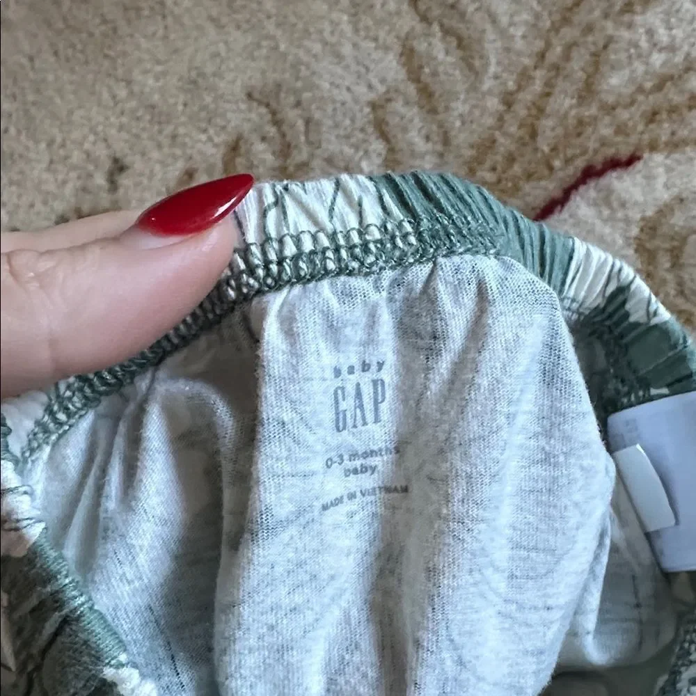 GAP Kids White and Green Printed Bloomers pair